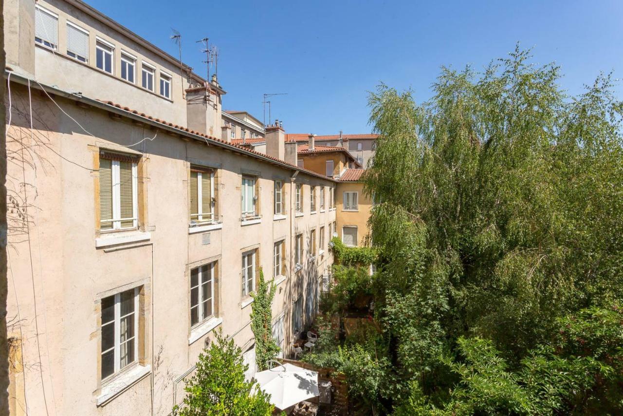 Sur Les Hauteurs Du Vieux Lione Esterno foto